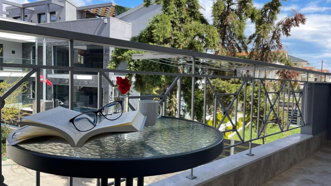 Premium Suites Ofrínion Exterior foto